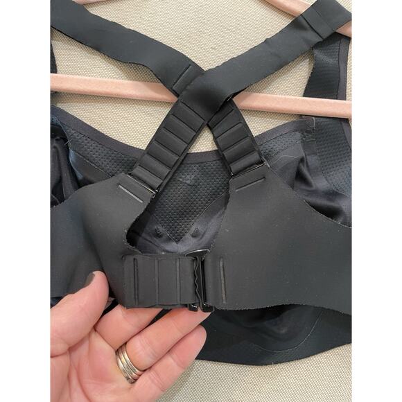 Nike Training Revolutionary Support adjustable straps Womens Sport Bra Black 34C - Picture 3 of 4